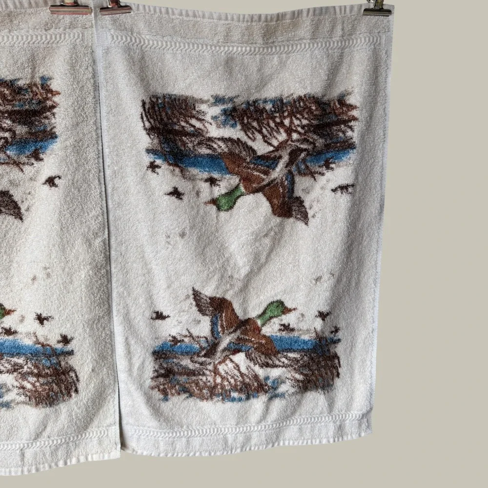 Vintage RA Briggs Mallard Duck Hand Towels Set of 2 Cream Rustic Cabin Lodge